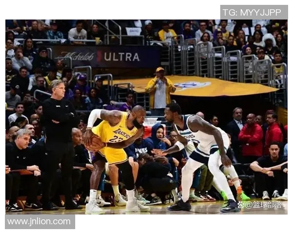 骑士官推发布詹姆斯米切尔合体海报情怀满满迎战湖人焦点大战